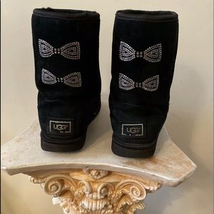 UGG AUSTRALIA Crystal Bow 1006698 Short Blk sz 10